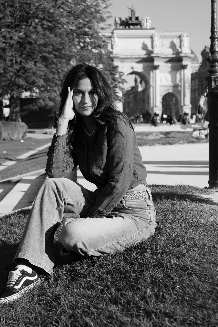 Retrato parisiense em preto e branco